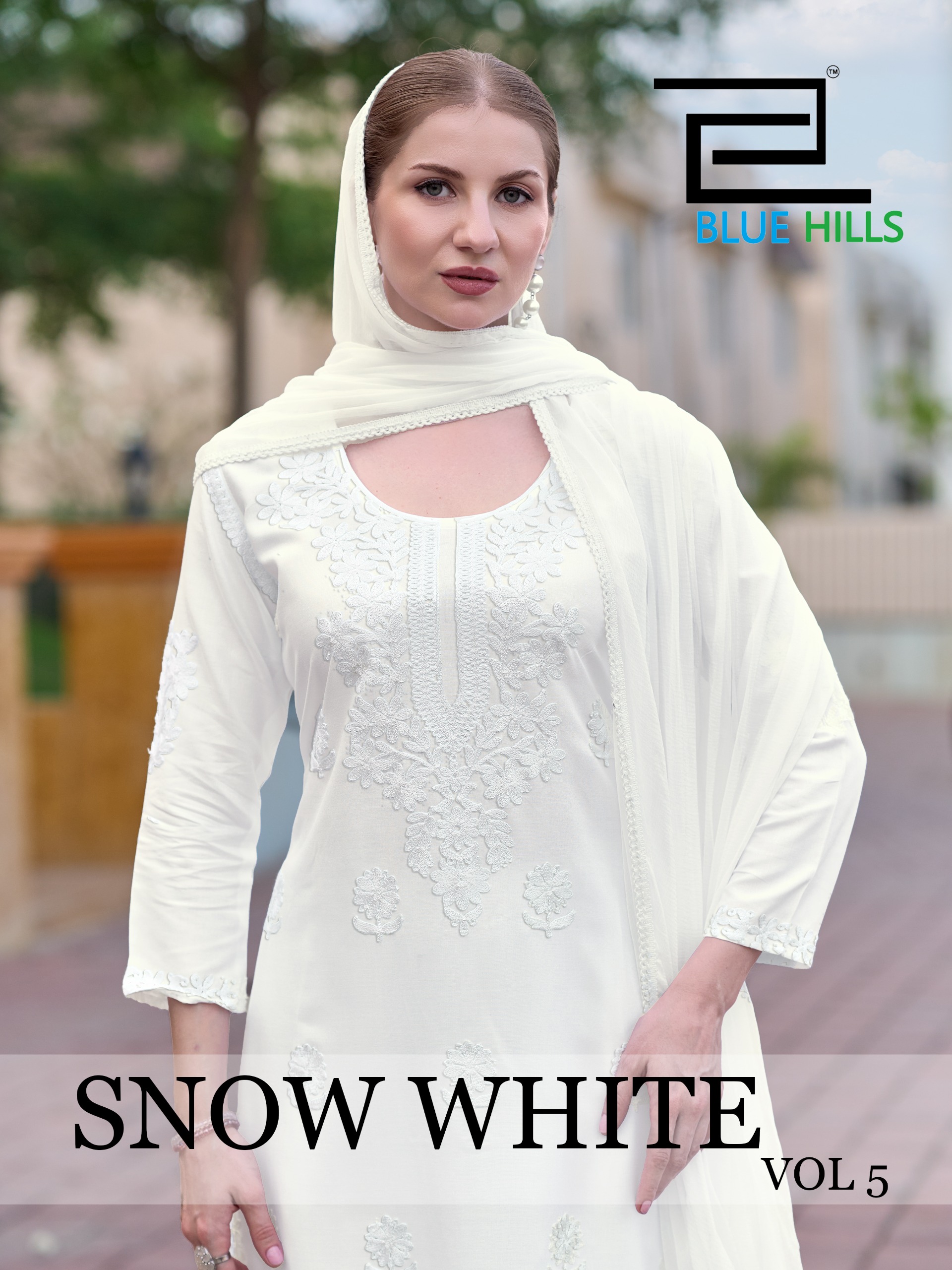 SNOW WHITE VOL 5